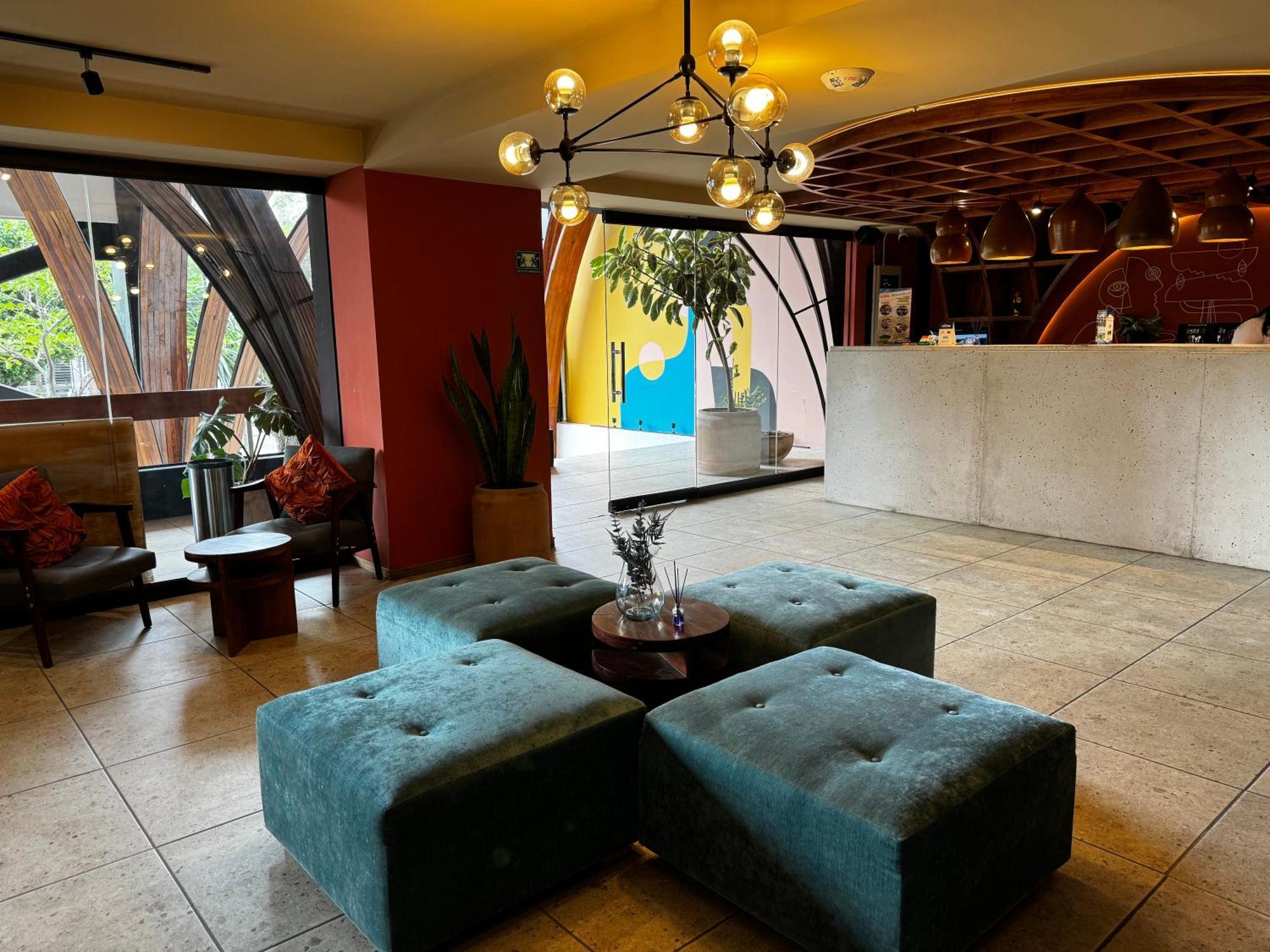 Hotel Ola Chapultepec กัวดาลาฮารา ภายนอก รูปภาพ
